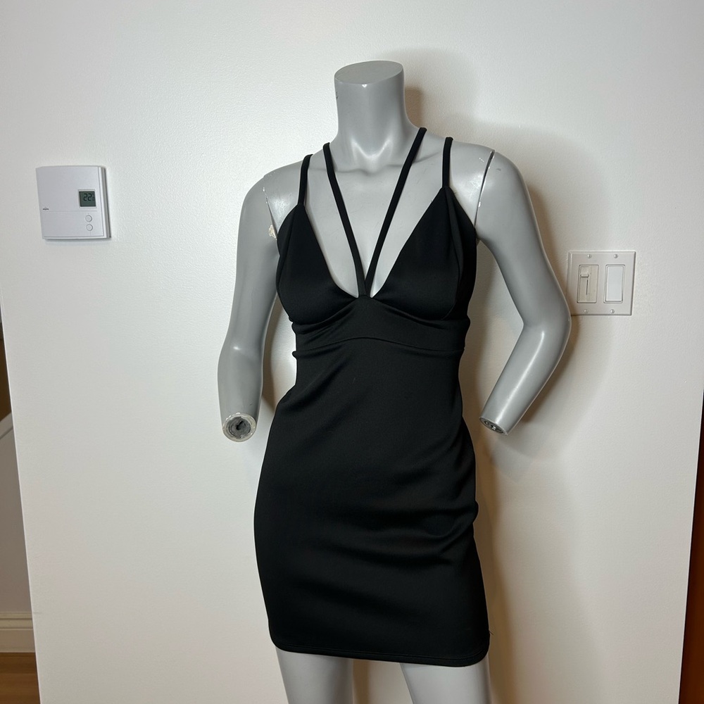 Solemio Black MINI Cocktail Dress with Plunge Neckline❤️